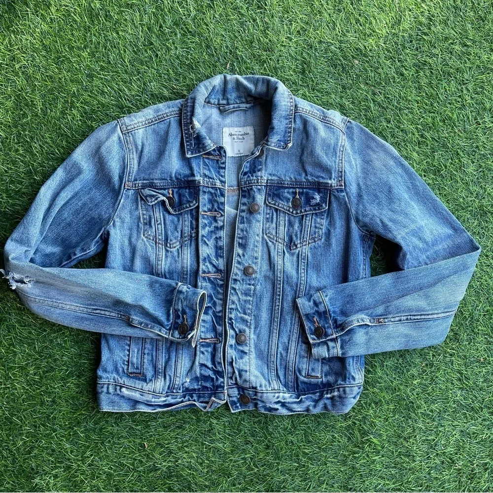 Abercrombie & Fitch Distressed Denim Jacket size small Preowned casual Y2K - Picture 7 of 7
